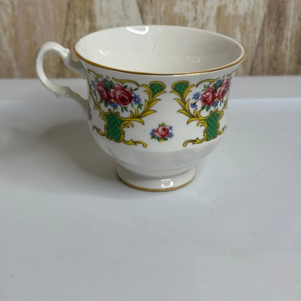 Queen Anne Bone China Tea Cup England Pattern Pink Rose Gold Trim